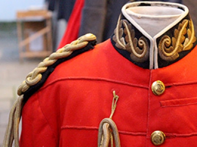 Hearts & Daggers Militaria - 19th & 20th c. Antique Militaria, Cap Badges, Medals & Many More Military Items - Camden Passage