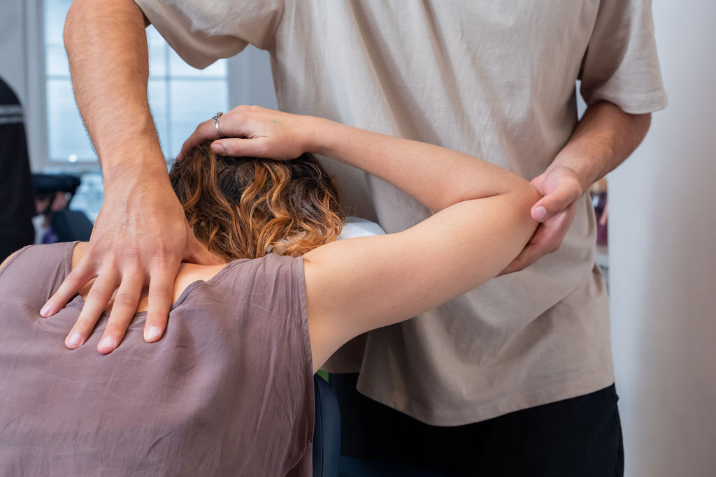 BACKWORKS- modern seated massage - Camden Passage
