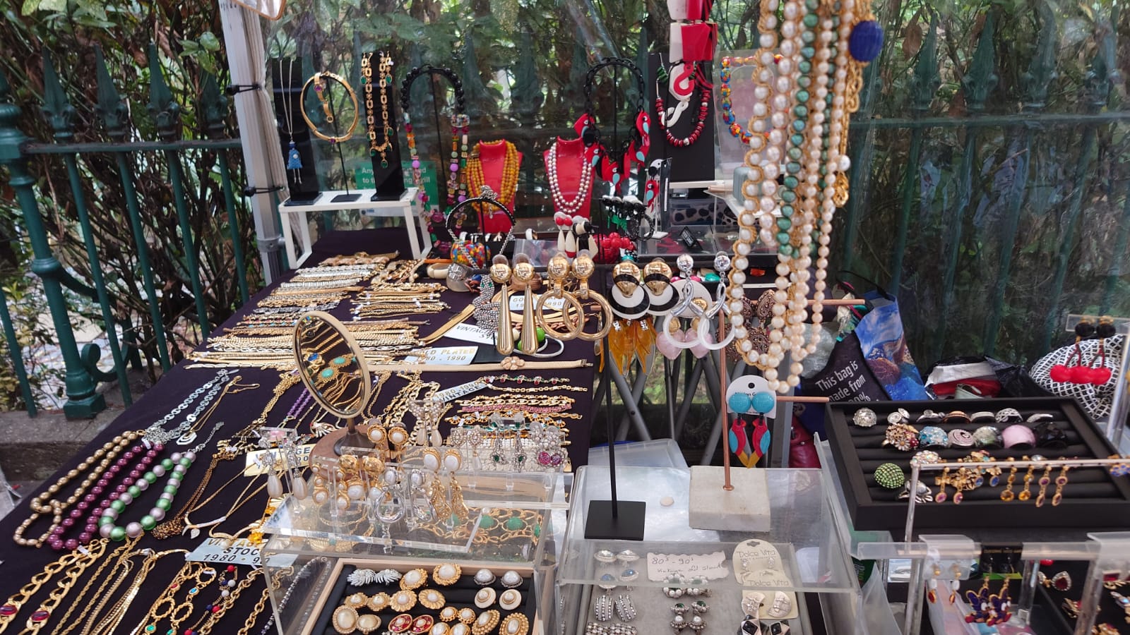 BijouxB Vintage Jewellery - Vintage and Contemporary Jewellery from Around the World - Camden Passage