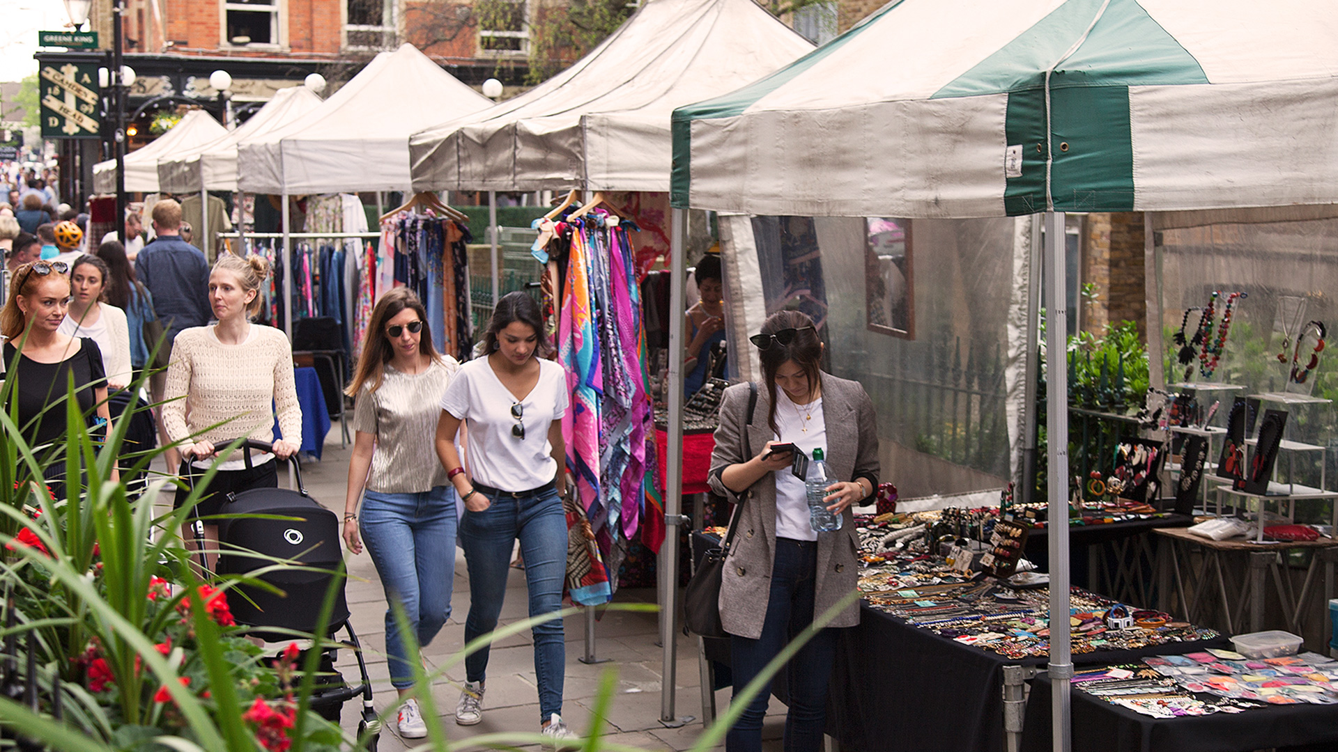 Camden Passage Outdoor Market - Camden Passage, Angel, Islington