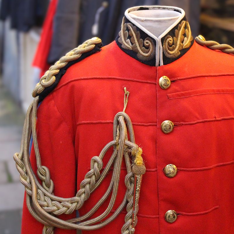 Hearts & Daggers Militaria - 19th & 20th c. Antique Militaria, Cap Badges, Medals & Many More Military Items - Camden Passage